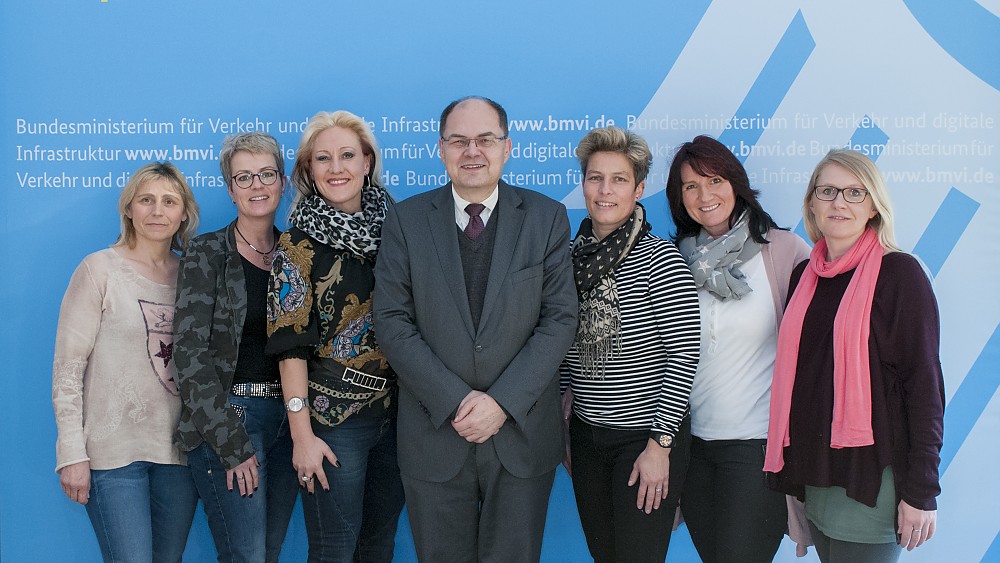 Knoblauchslnder Landfrauen mit Bundesminister Christian Schmidt MdB. Foto: BMVI